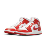 TENIS JORDAN 1 MID HABANERO RED